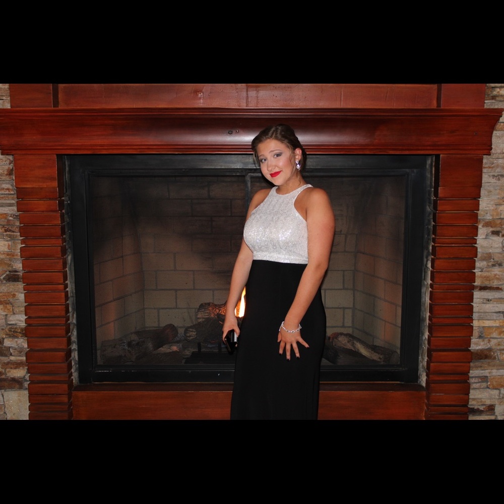 Homecoming beautiful dress. Size 8 and body on